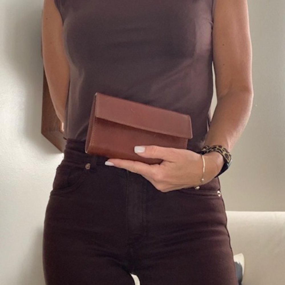 Beautiful all leather medium-sized wallet